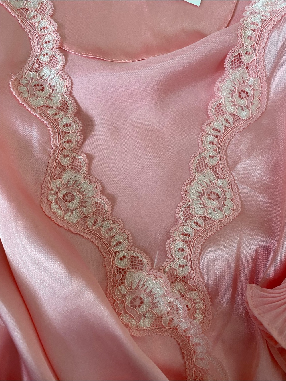 Cabernet Intimates Feminine Frills Robe - Picture 6 of 10